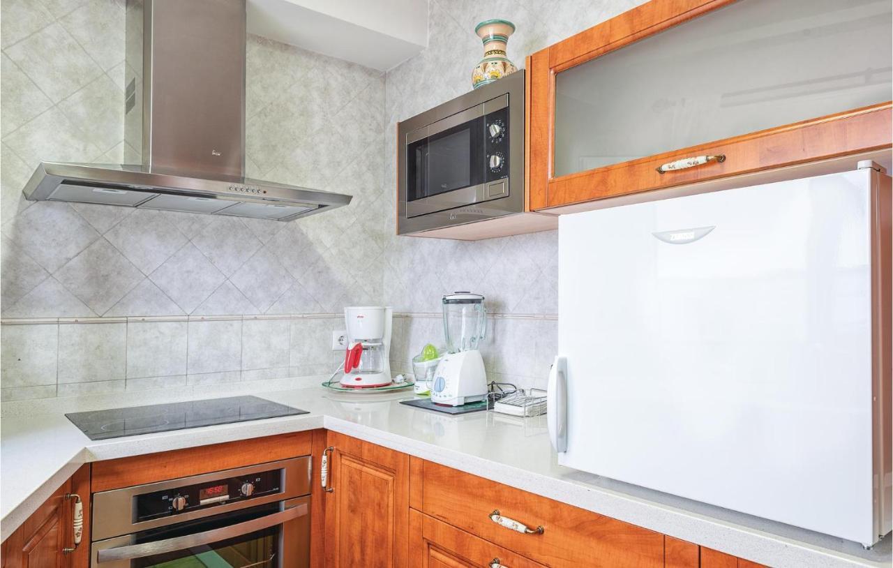 Beautiful Apartment In Cordoba With Kitchenette Exterior foto