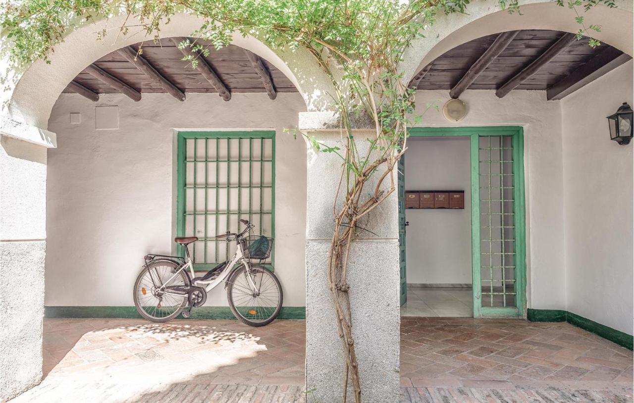 Beautiful Apartment In Cordoba With Kitchenette Exterior foto